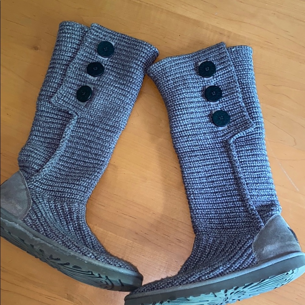 Grey knit uggs